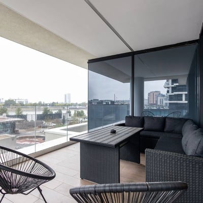 Alquiler de un piso luminoso de 3 habitaciones, 84 m², en el complejo residencial BW Terraces, Belgrado, Serbia